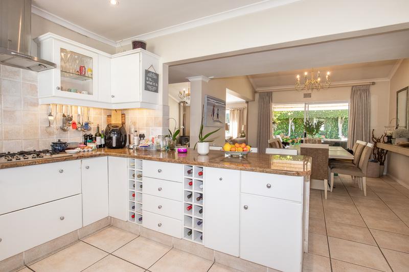 3 Bedroom Property for Sale in Constantia Western Cape